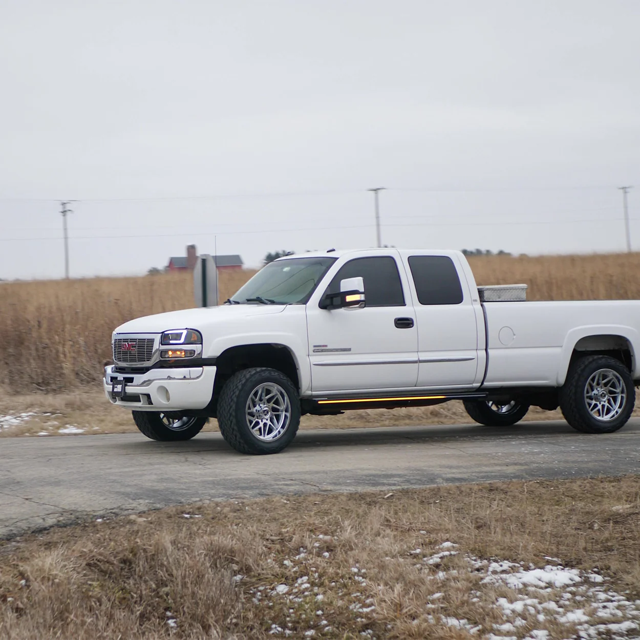 Lumastep M1 Light Up Running Boards | 1999-2007 Chevy Silverado & GMC Sierra - J. C. Star Autoworks, Inc.