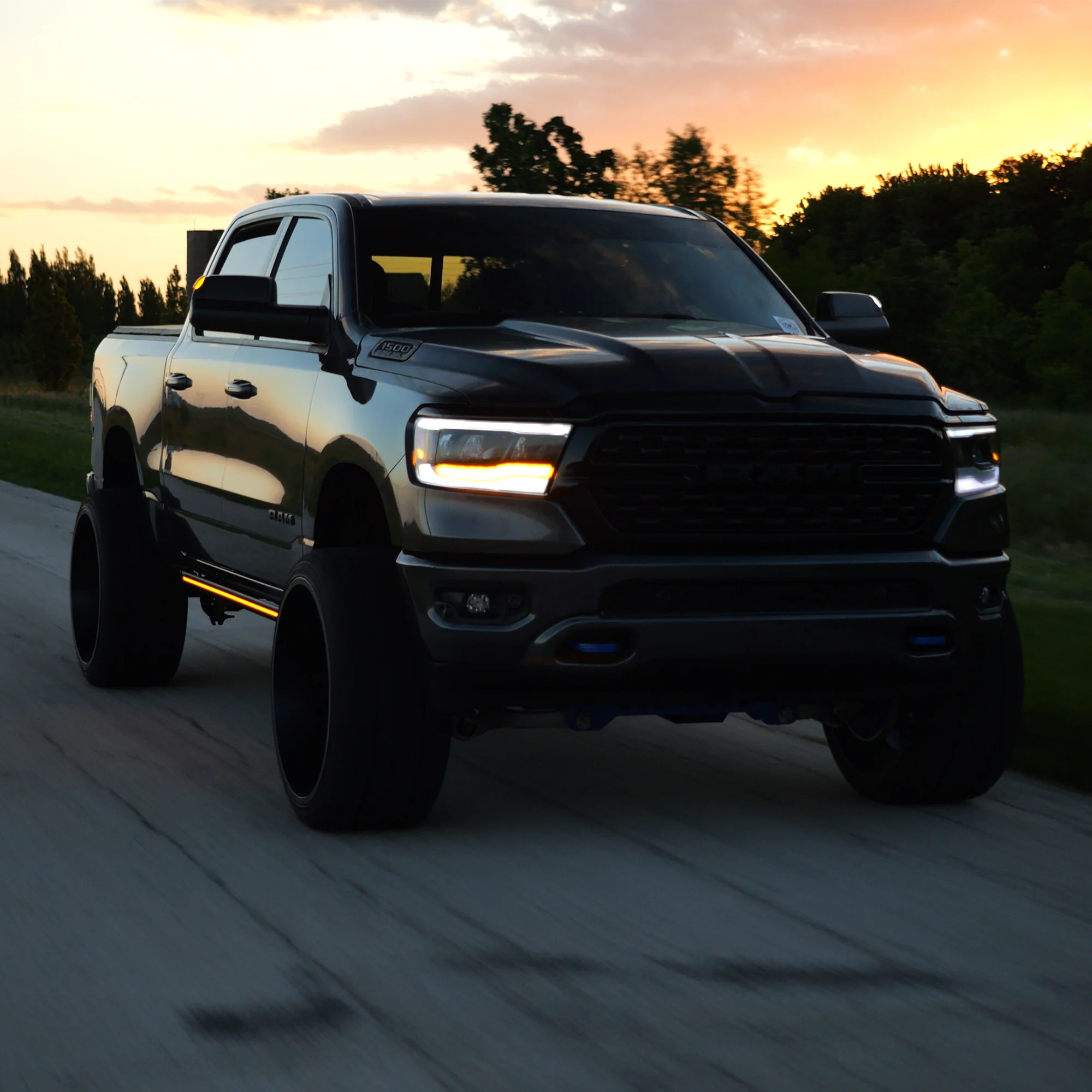 Lumastep M2 Powered Light Up Running Boards | 2019-2024 Dodge Ram 1500 - J. C. Star Autoworks, Inc.
