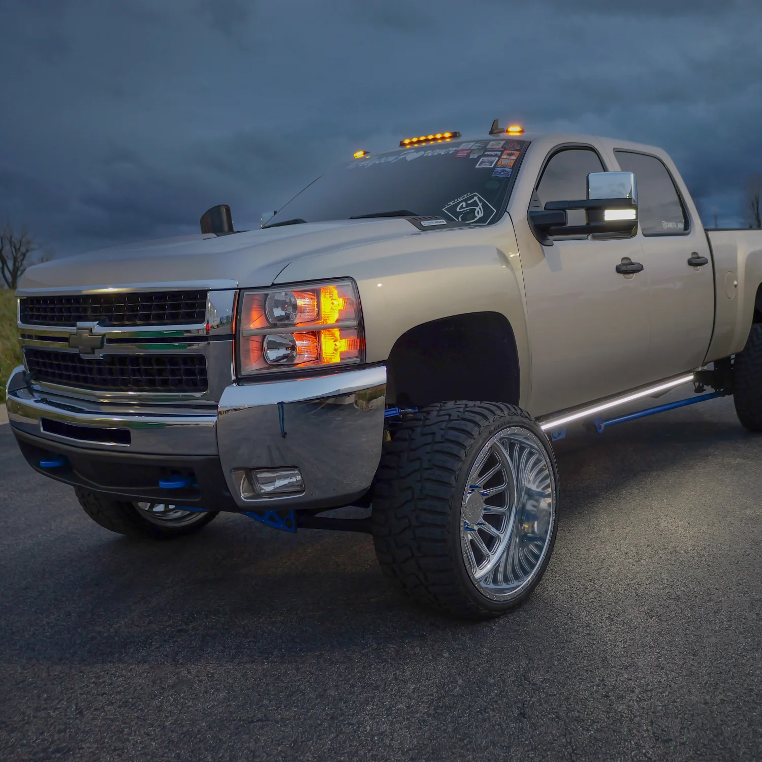Lumastep M2 Powered Light Up Running Boards | 2007.5-2014 Chevy Silverado & GMC Sierra - J. C. Star Autoworks, Inc.